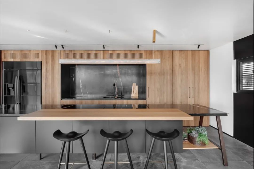 特拉维夫顶层住宅,黑白色调的时尚空间-42