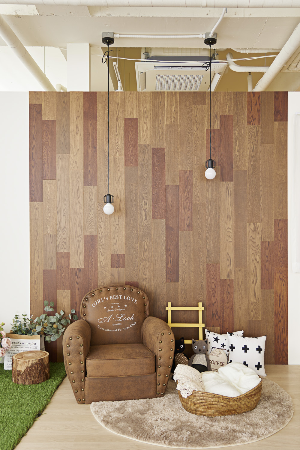 白色木纹打造宁静音乐工作室-18