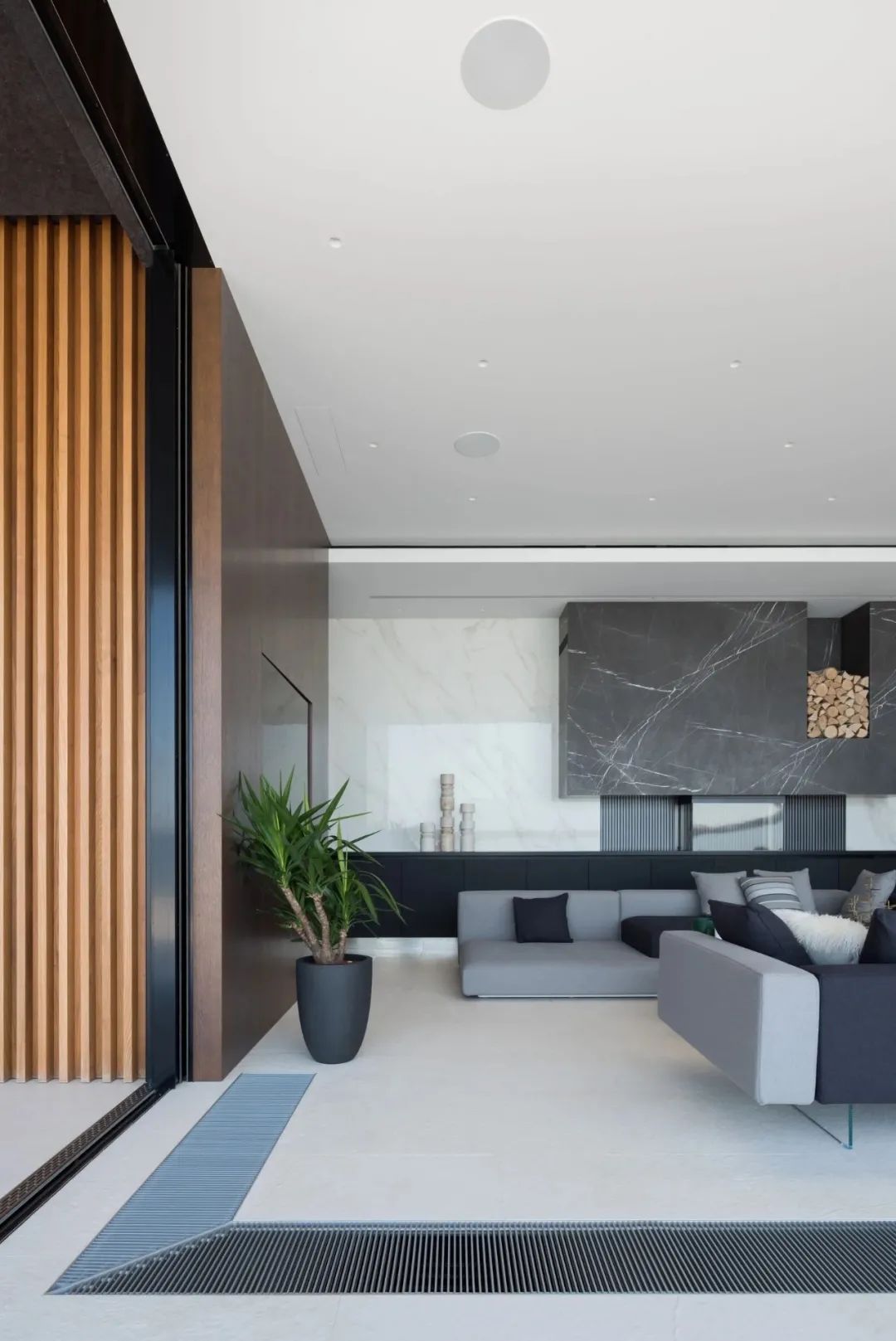 莫斯科郊区别墅，极简美学与自然融合的典范-65