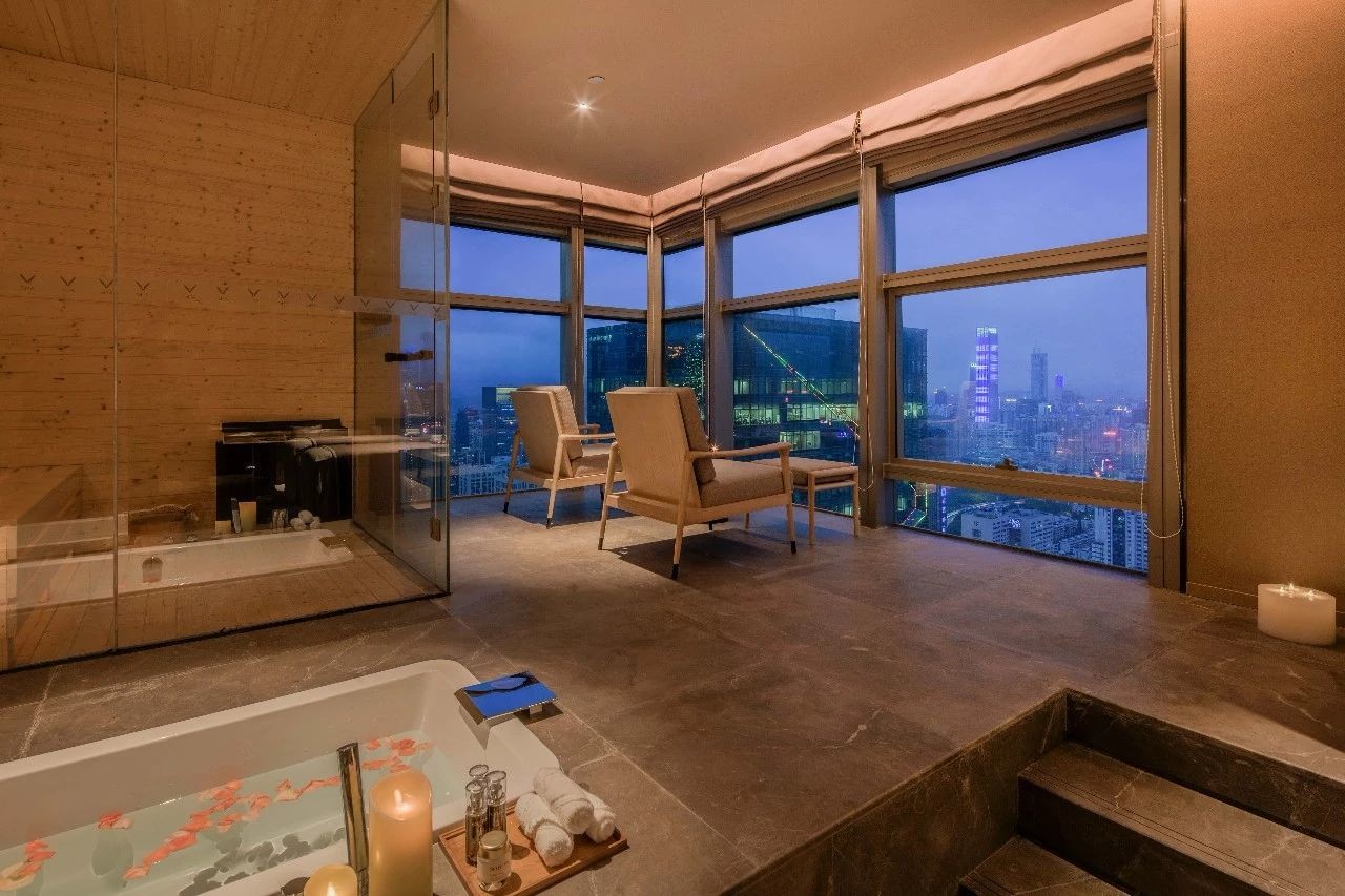 闹市中的木系SPA-31