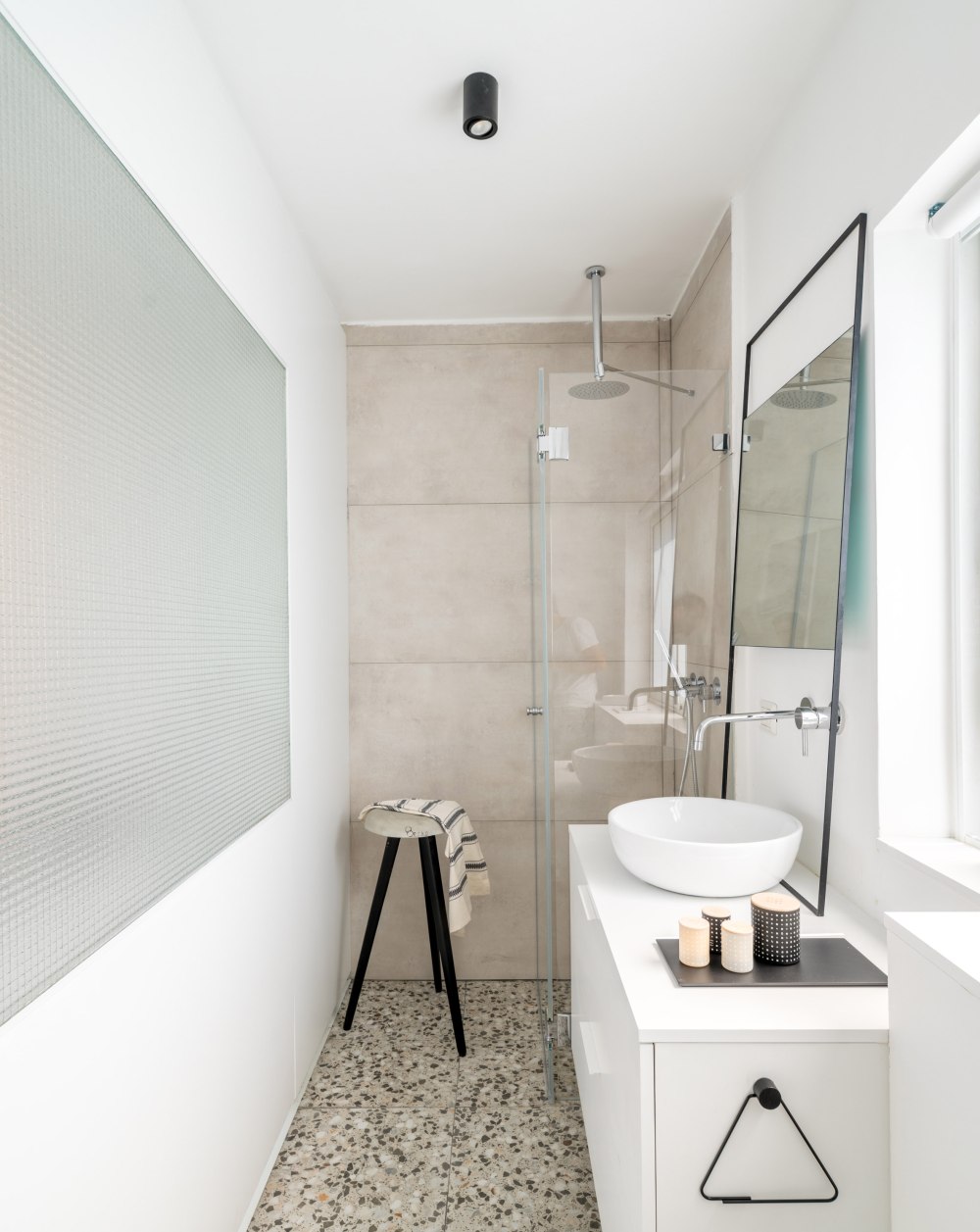 What Is A One-Bedroom Apartment ? 8 Small Inspirational Decor Ideas From Architects-19