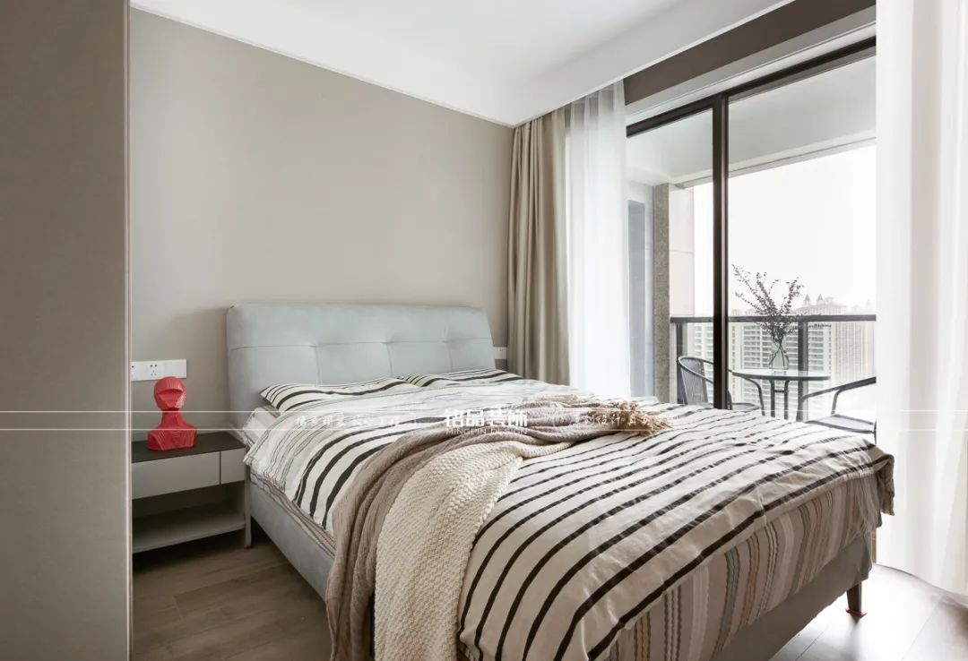 奶油色现代大宅丨铭品装饰-34