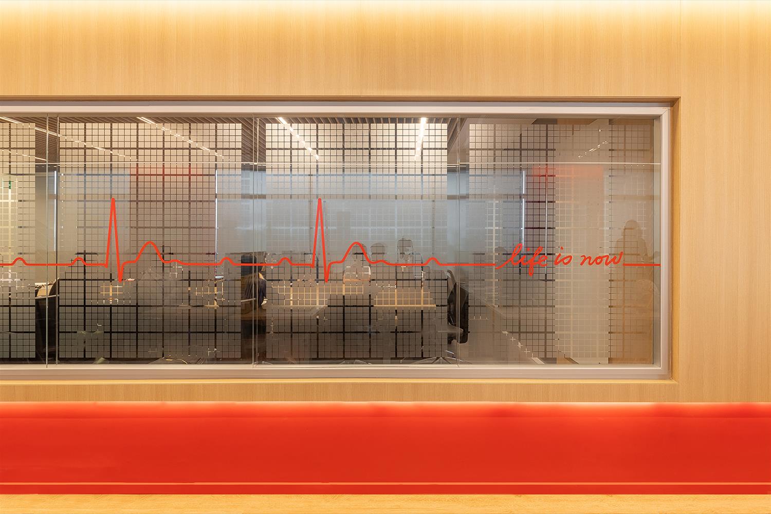 Edwards Lifesciences · 垂直花园式办公空间设计-6