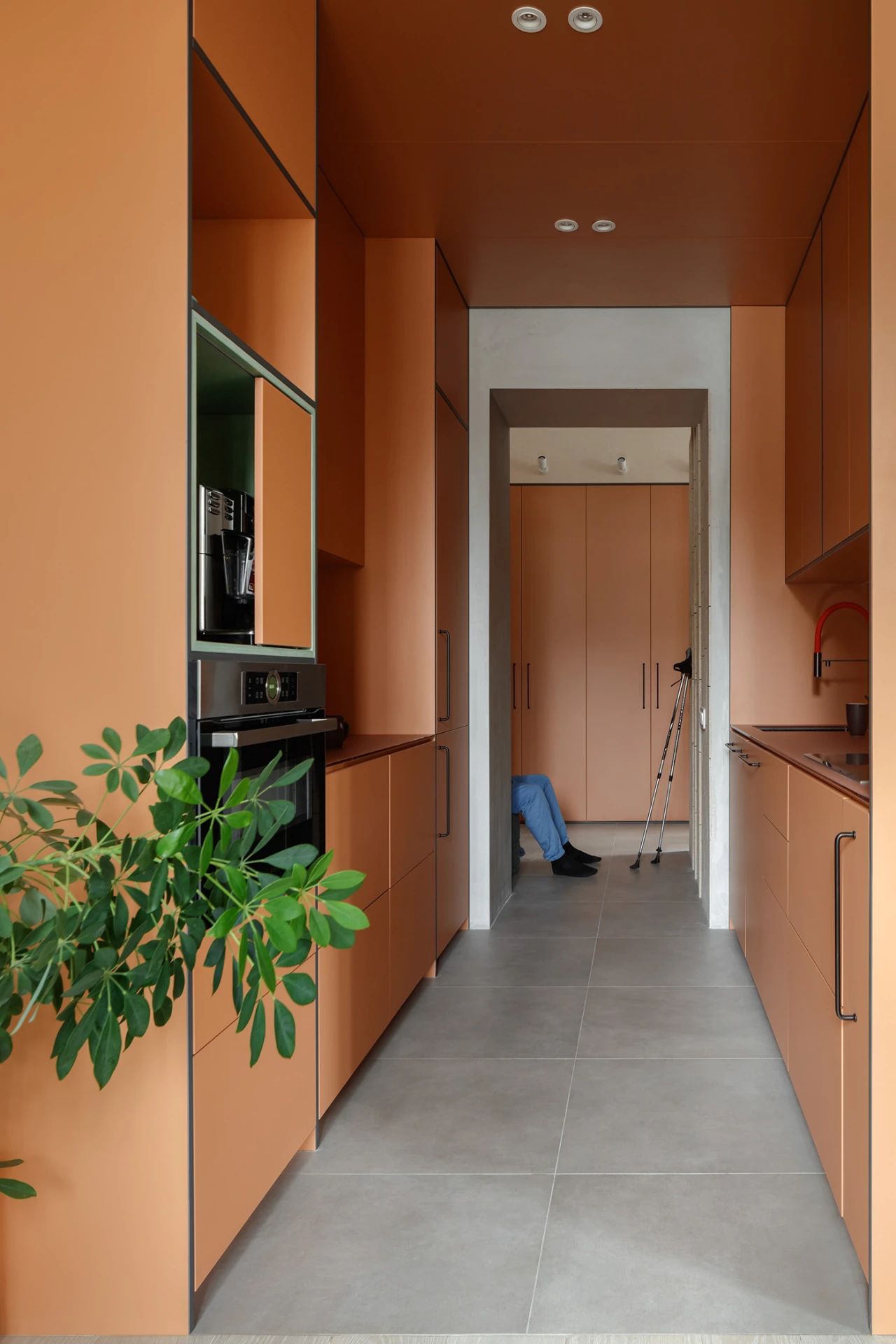 48㎡独居老人的彩色魔盒丨DVEKATI 团队-17