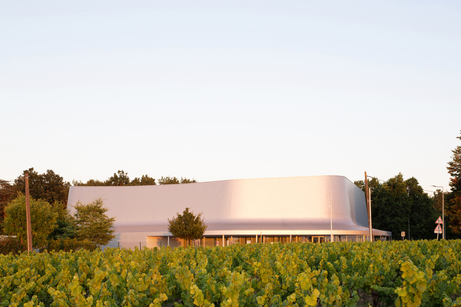 法国拉切斯奈体育馆丨博洪伯特建筑公司-11