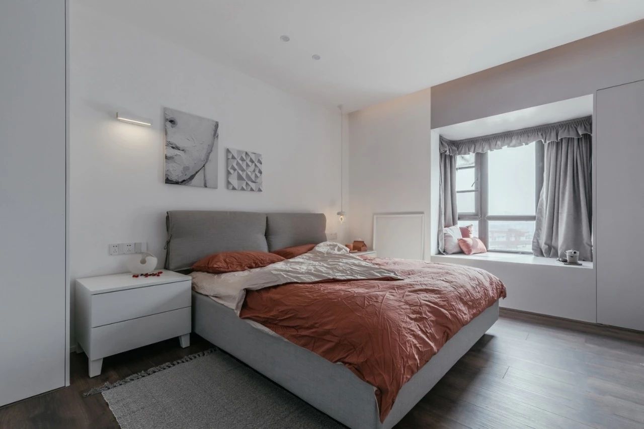 充满极简风的居住空间-40