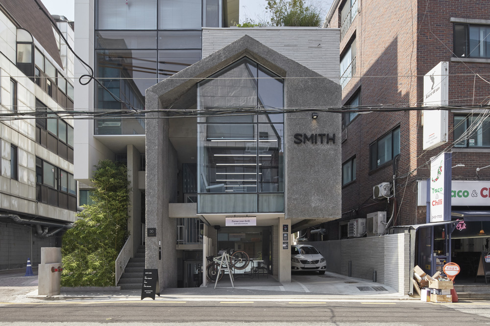 高级运动服装店设计，打造现代与传统的完美融合-2