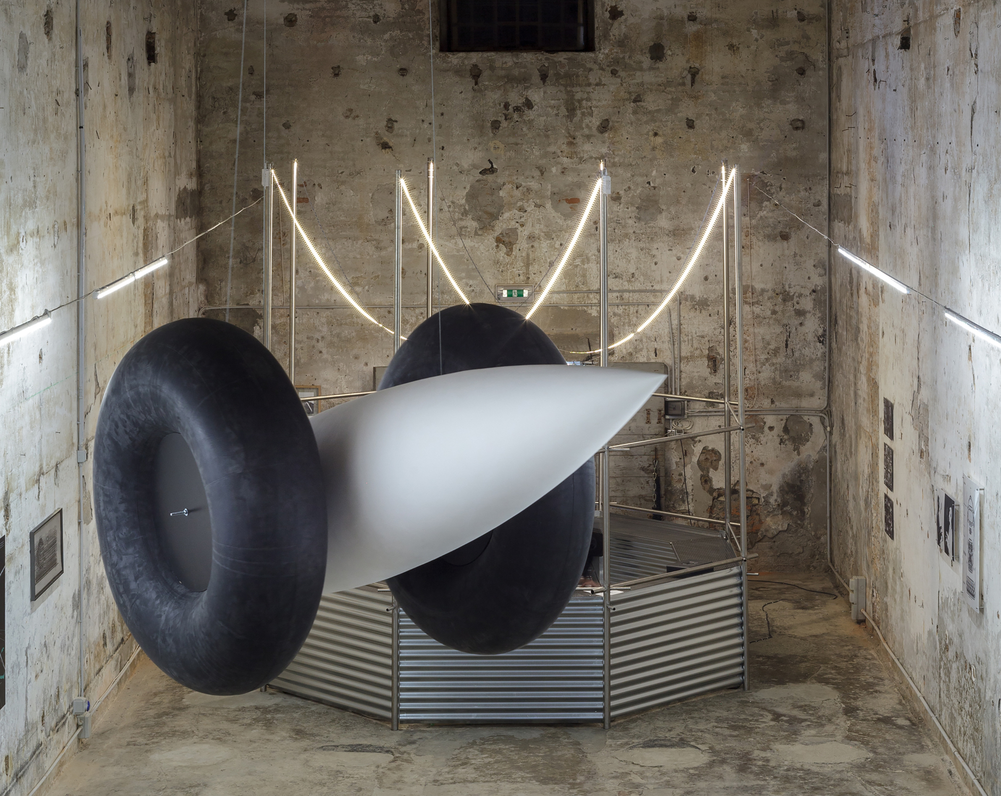 Garage Dallegret 展览丨法国尼斯丨Supervoid-31