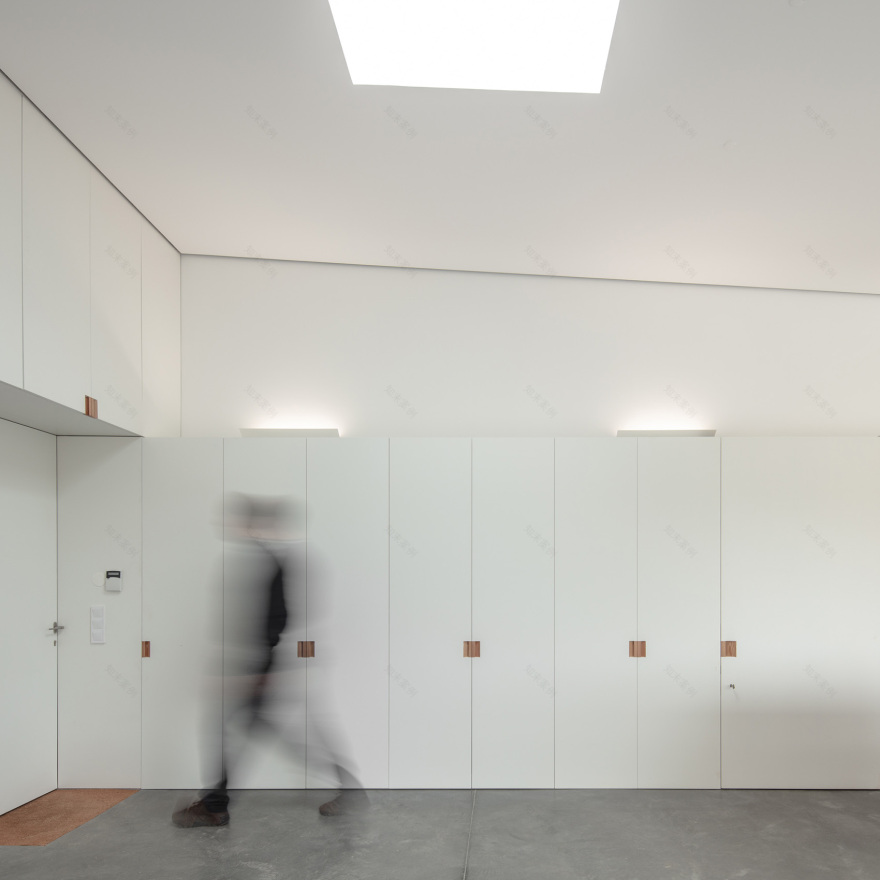 田野间的办公楼,葡萄牙 / Nelson Resende Arquitecto-36