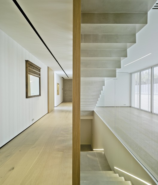 极简雕塑家居 | ZüV 别墅的豪华材料与设计-30