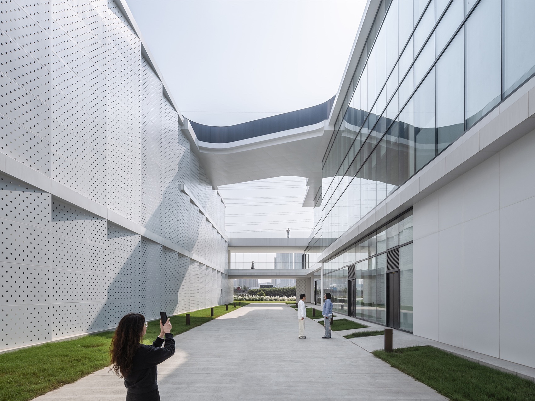 BMW佛山宝马宝创绿星灯塔项目 / 朱海博建筑设计事务所-51