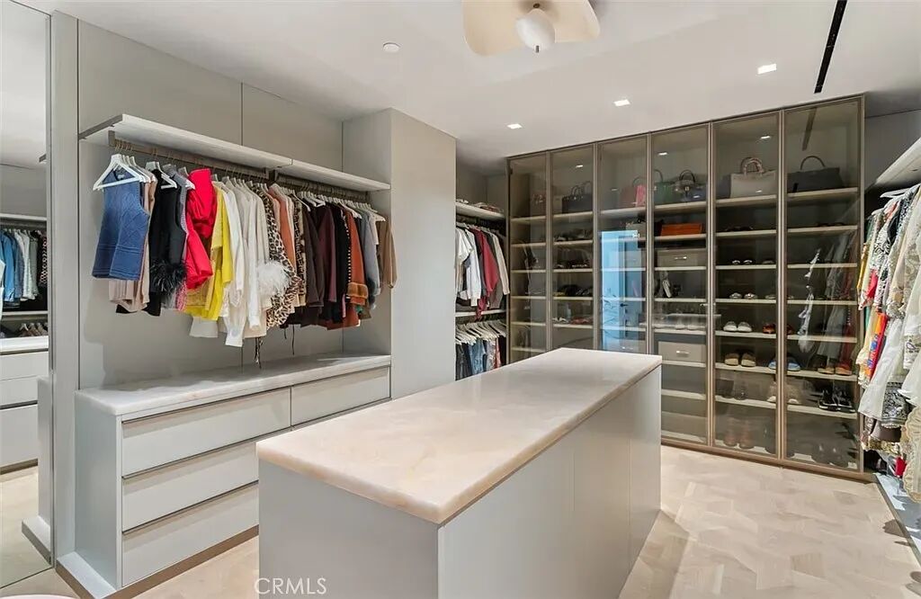 7Sailview-邂逅现代豪宅美学：建筑与室内设计的双重盛宴-30