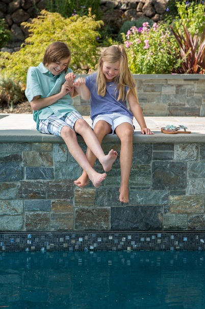 My Houzz: A Family Backyard for Dining, Relaxing, Swimming and Playing  -  Decor Ideas-51