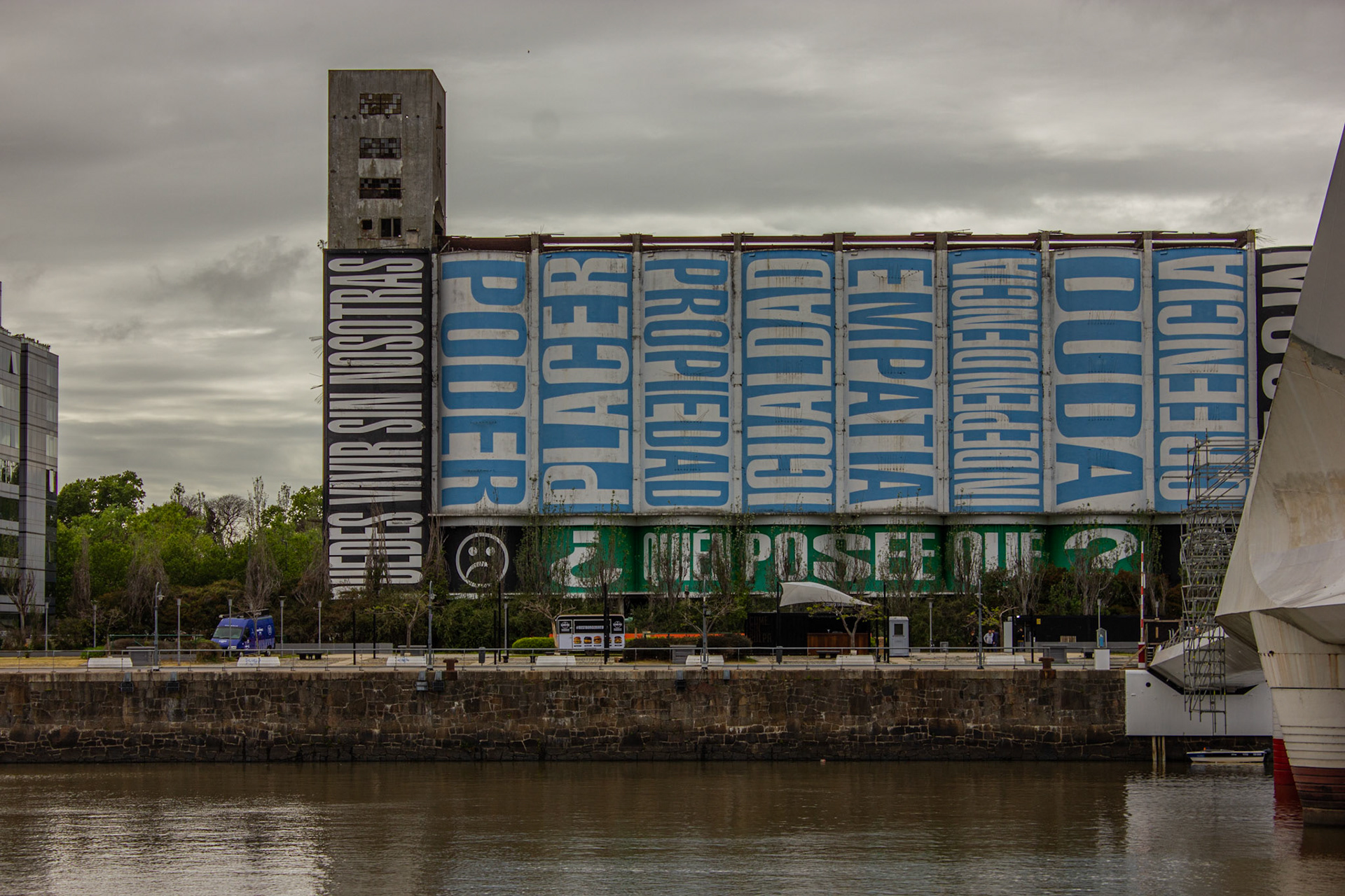 Puerto Madero un día nublado-3