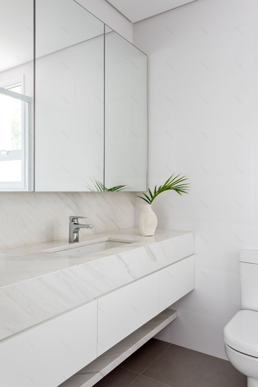 Praia Mansa Apartment / Leandro Garcia-16