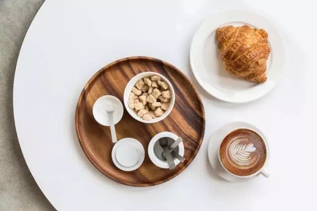 德州复古咖啡馆 CRAVE：粉嫩色彩打造的怀旧滋味-7