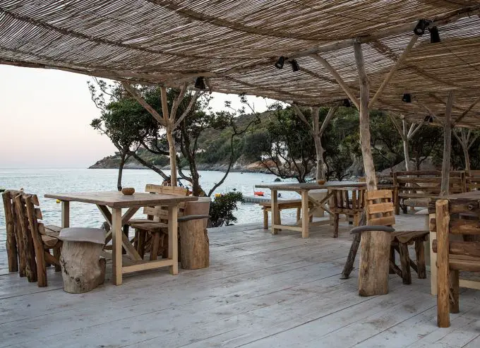 现代灵魂 | corse 东部的 Misincu 酒店设计-15