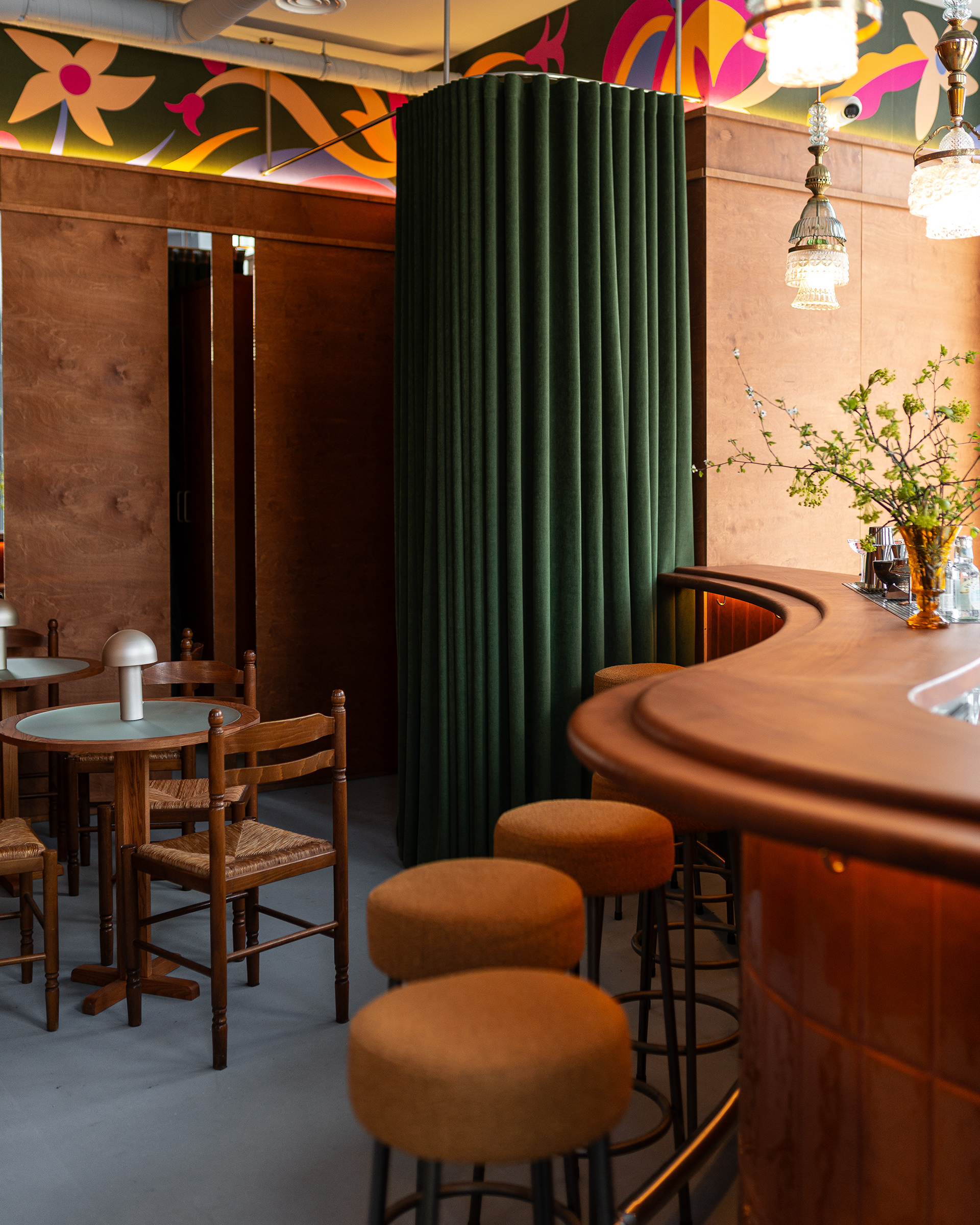 爱芝野甜品酒吧
注:由于OI CHI YE可能并非常见词汇,推测为品牌名音译,这里按发音给出一种可能的翻译,若有特定含义请提供更多背景信息 丨乌克兰基辅-10