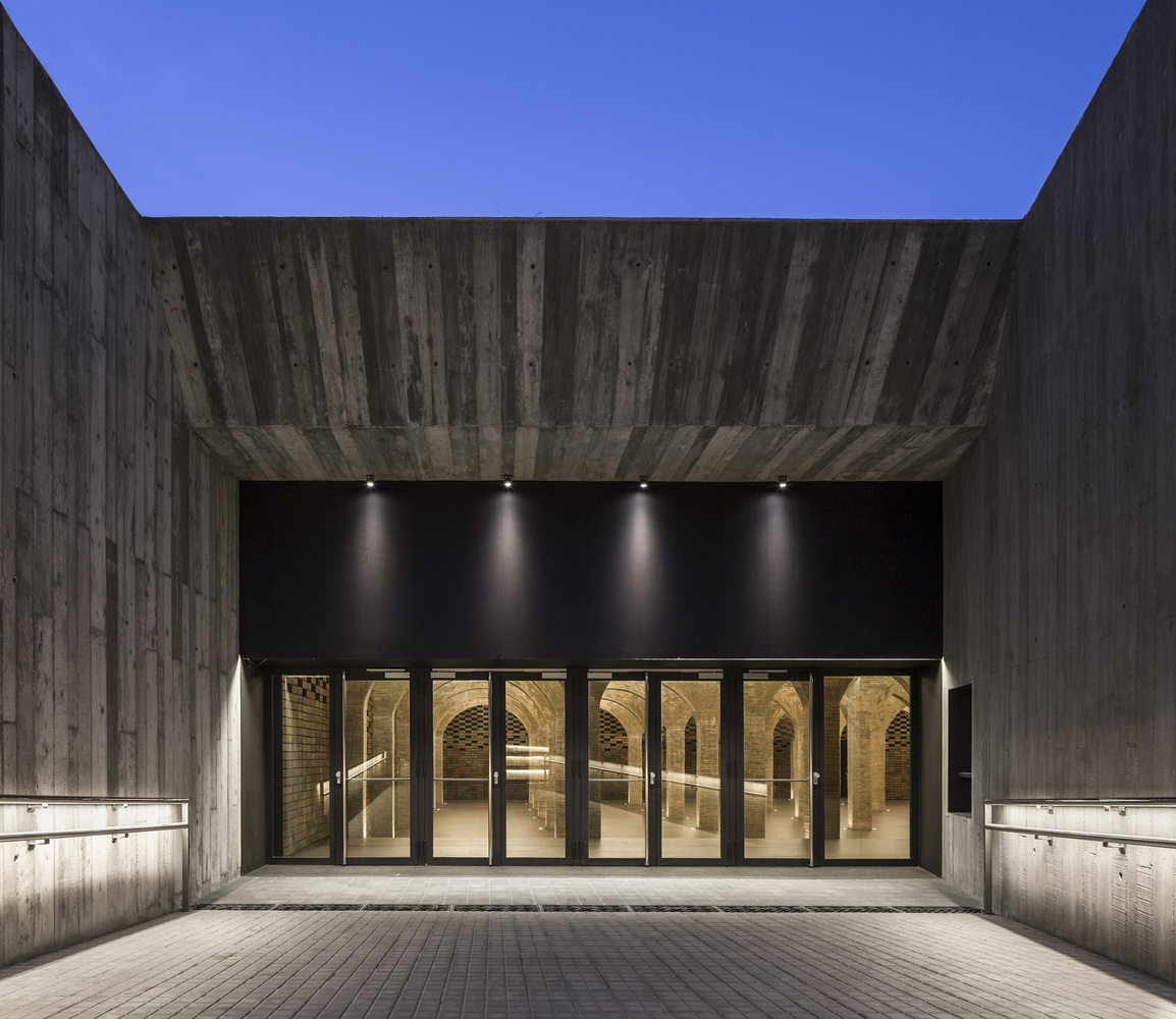 古堡水塔重生,历史与现代交融的公共空间-25