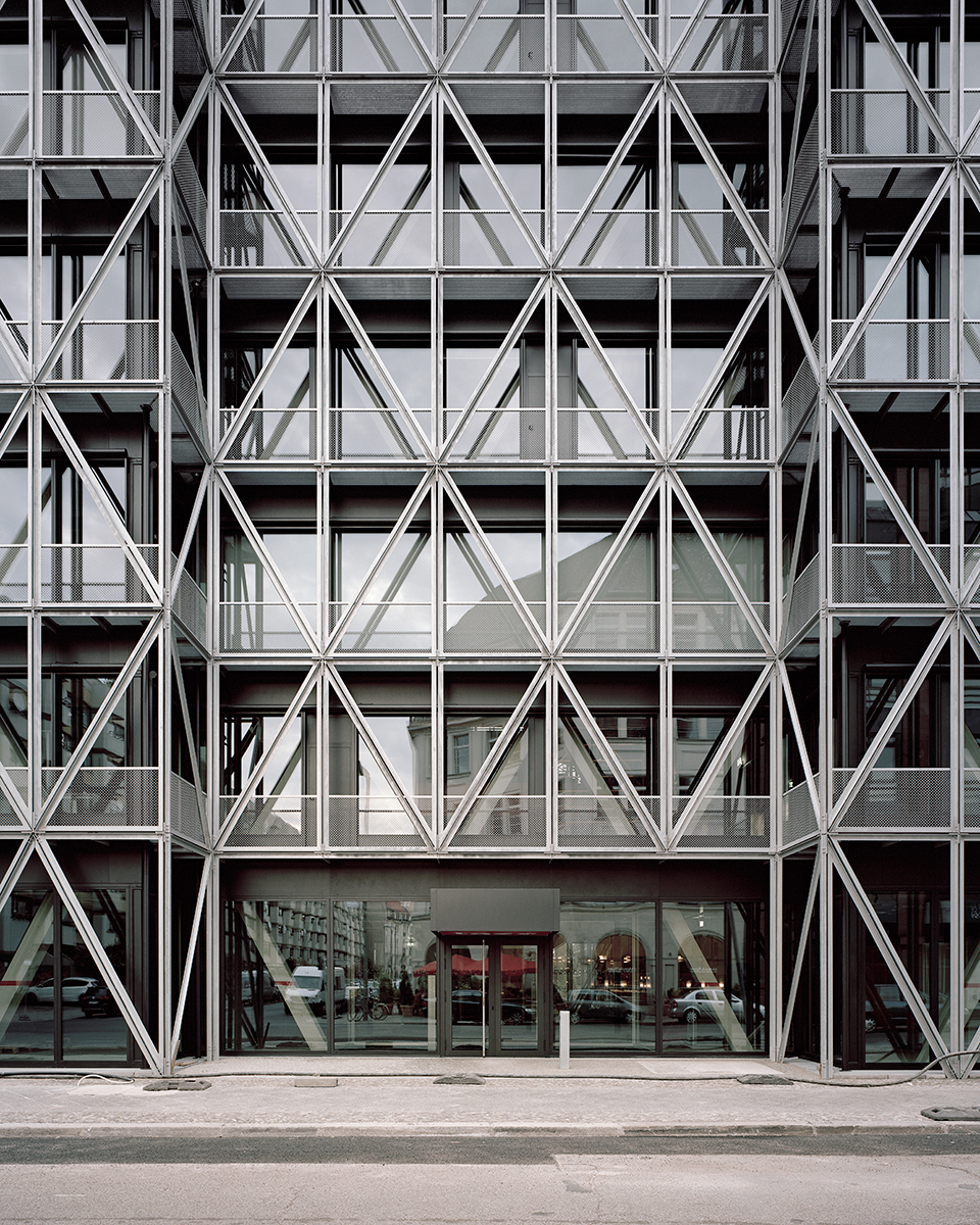 柏林 taz 新总部大楼 | 灵活办公空间，致敬经典结构-12