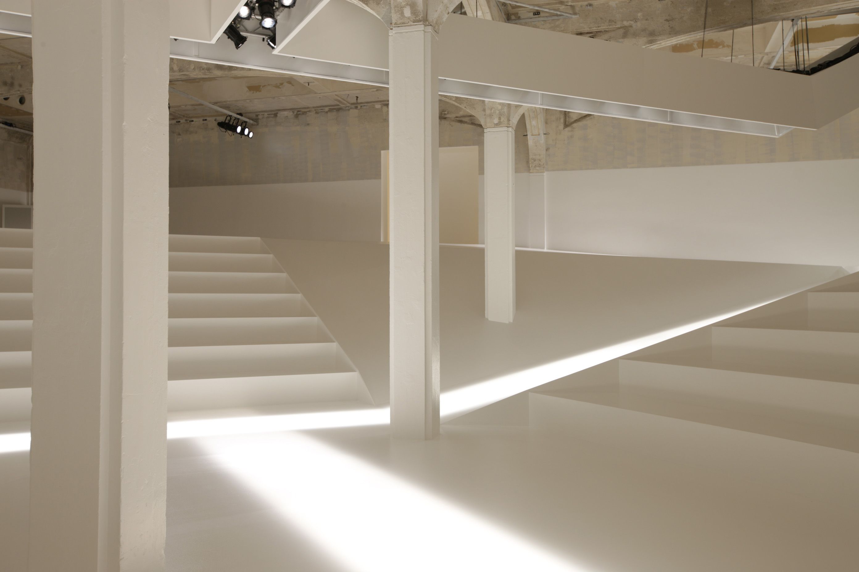 2013 春夏米兰 Prada 秀场——现代几何的演绎-5