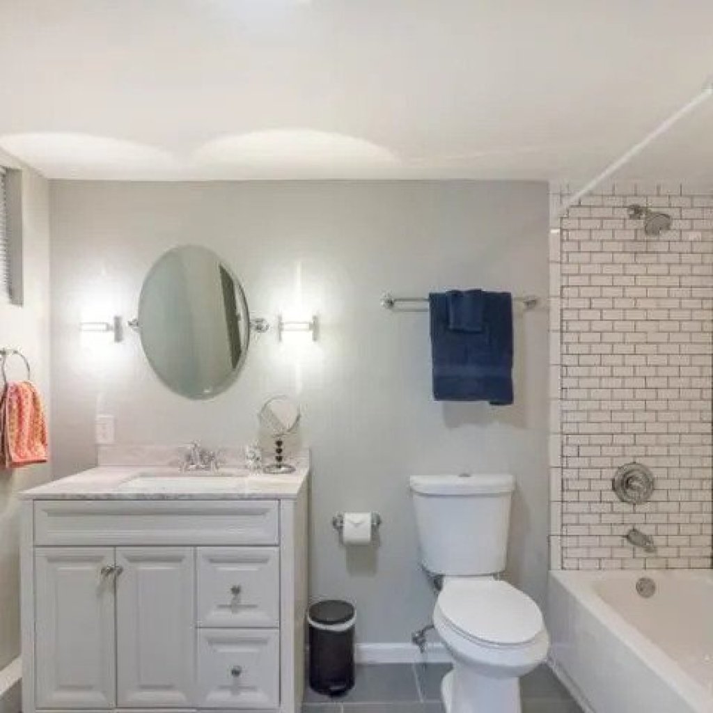 地下室空间翻新打造经济型新卫生间-2