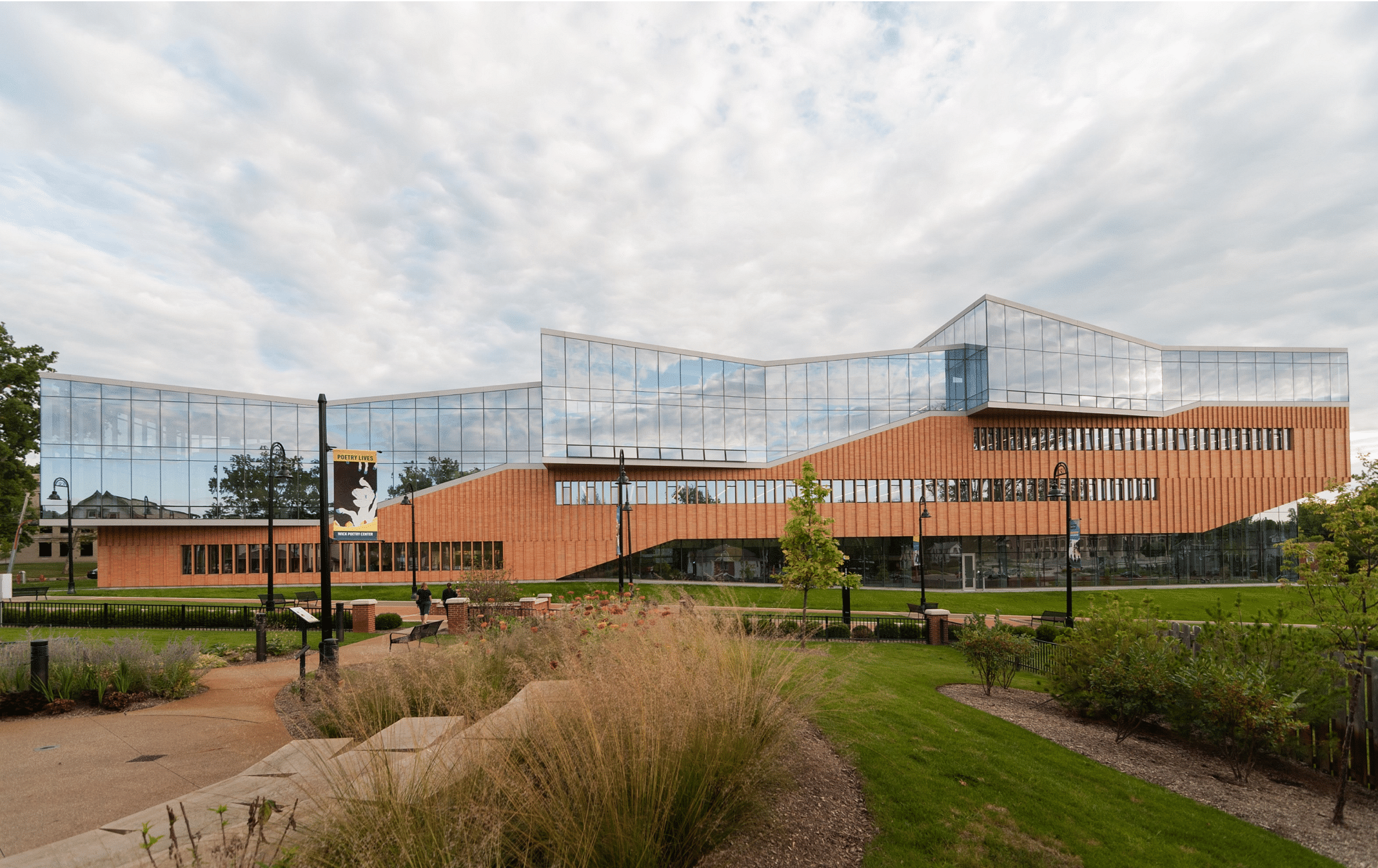 肯特州立大学建筑与环境设计学院大楼丨美国丨Weiss,Manfredi-17