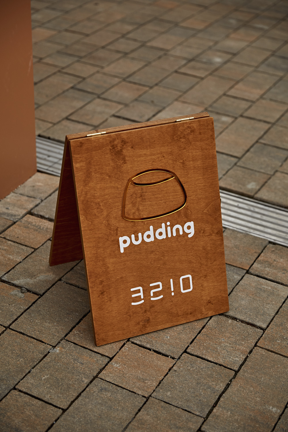 首尔 10 层咖啡厅 | 极简主义的室内设计魅力-16