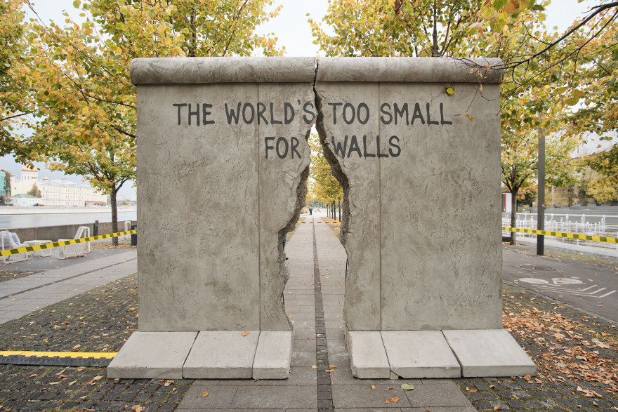 《The Berlin Wall's Crack》(《柏林墙的裂缝》)丨德国-12