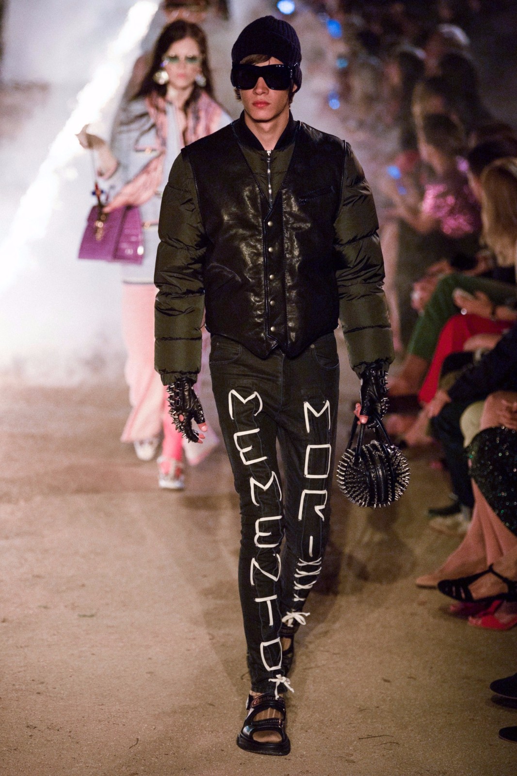 古驰 2019 早春秀 | 死亡与浪漫的奇妙融合-67