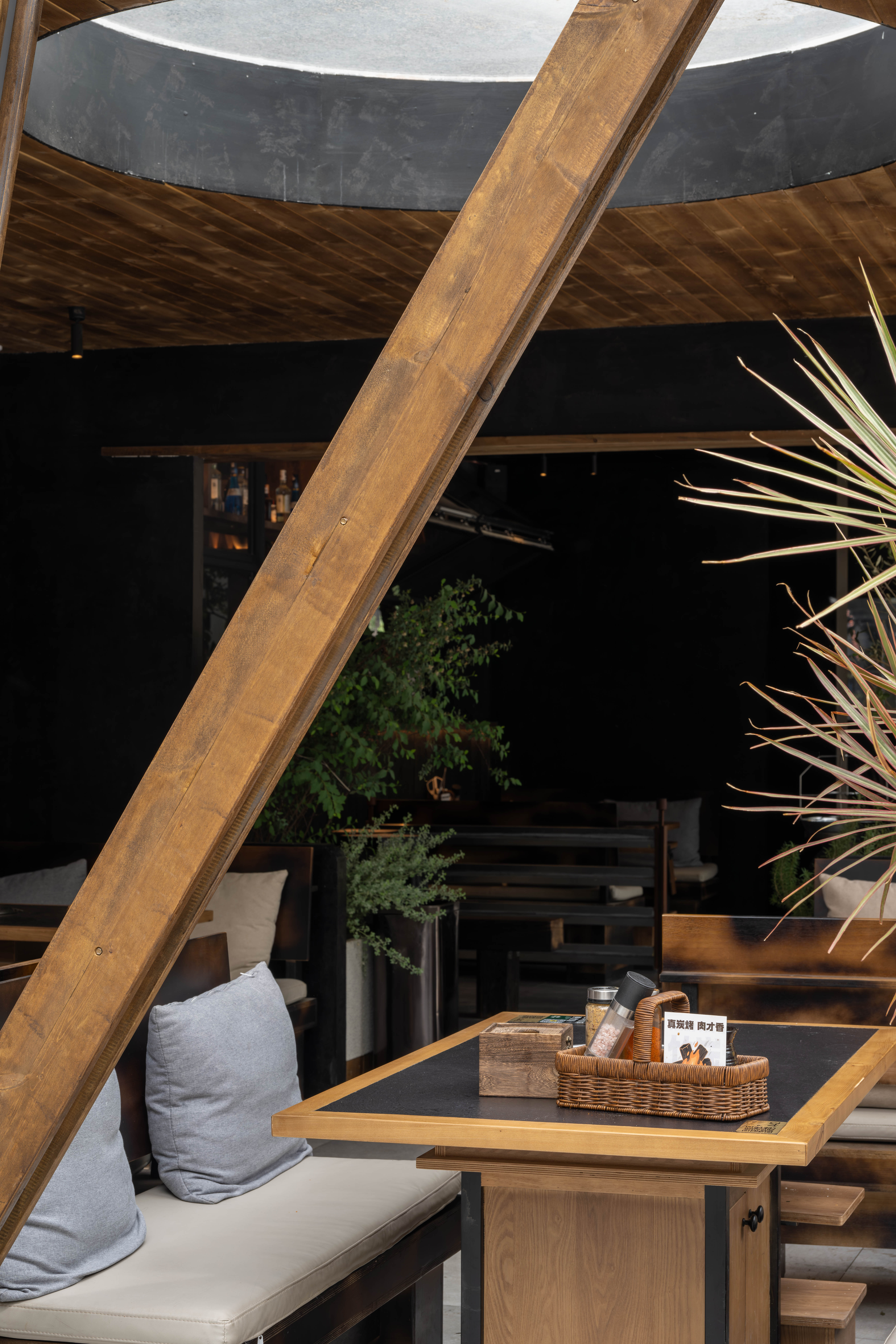 冷遇见暖融合烤肉丨中国郑州丨山野设计-51