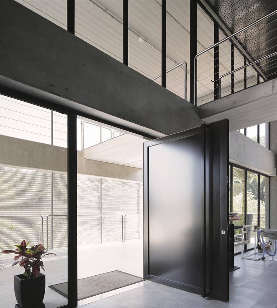 巴西 B&F Dias 工业建筑,尊重自然与现代工业风格的完美结合-12