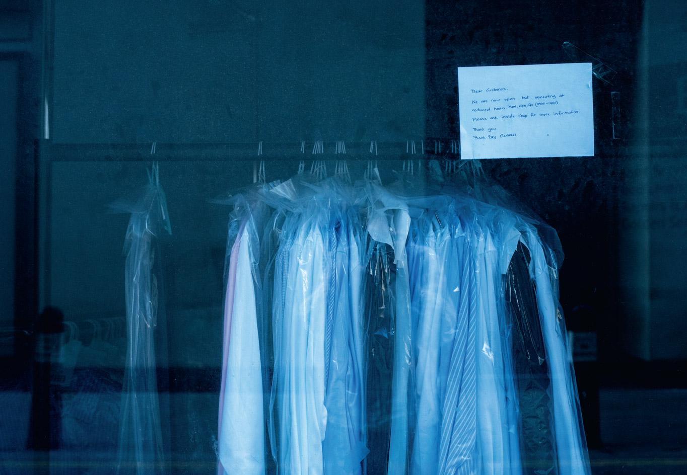 疫情下的空城 | Hannah Starkey 镜头下的伦敦-17