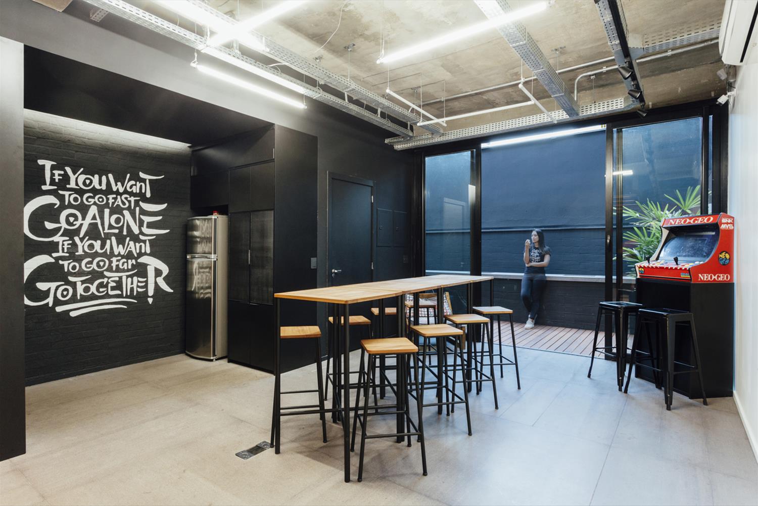 Miagui Imagevertising · 垂直花园里的创意广告办公室-14