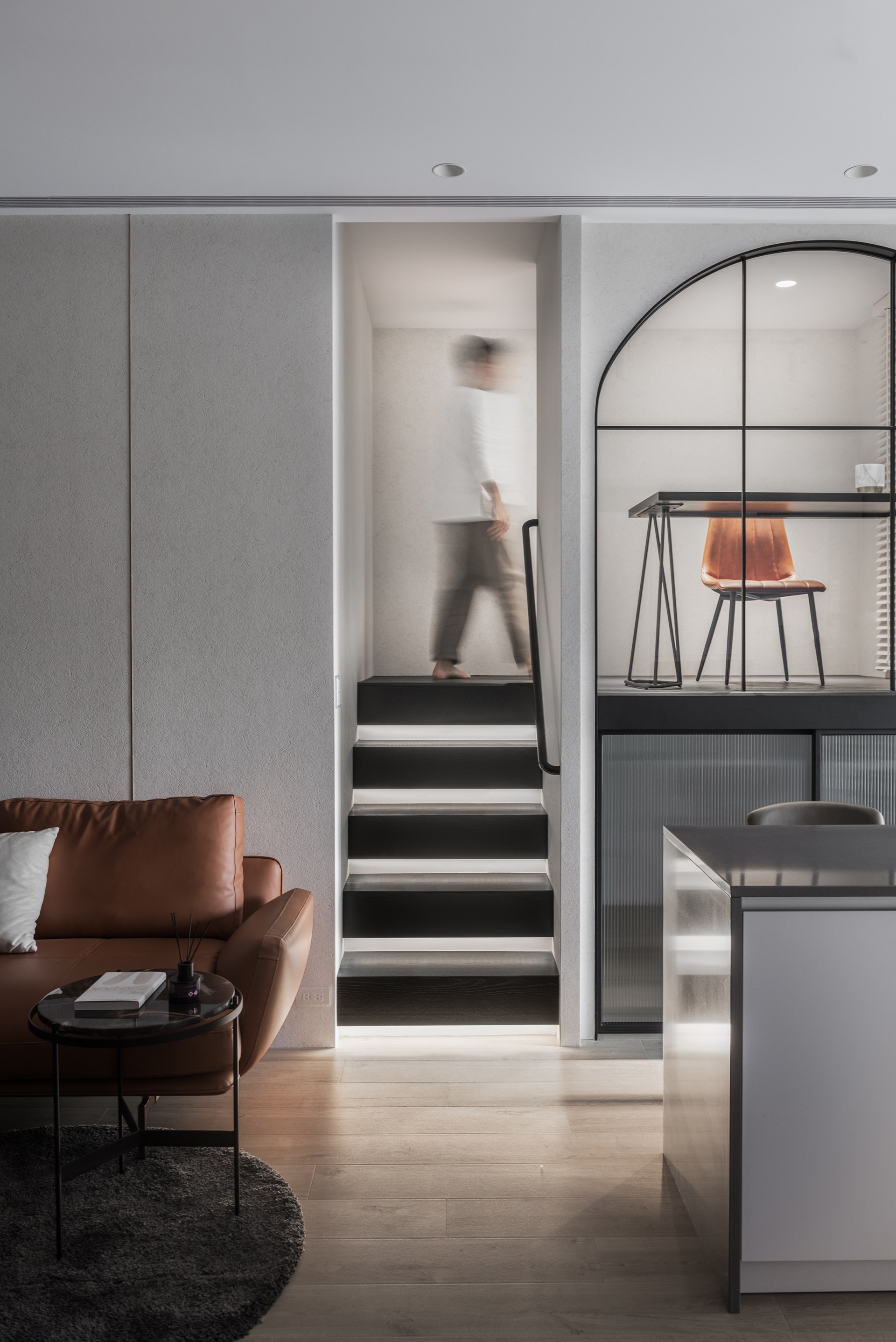 台北士林区黑与白小户型设计丨中国台北-5