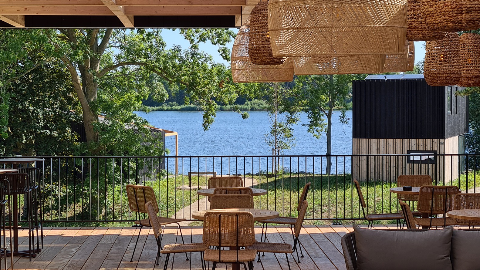 荷兰 MFA 湖边建筑 Brielle 酒店-14