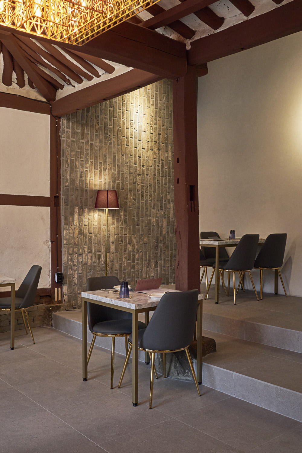 韩式传统房屋改造，打造 40 平米现代艺术餐厅-16