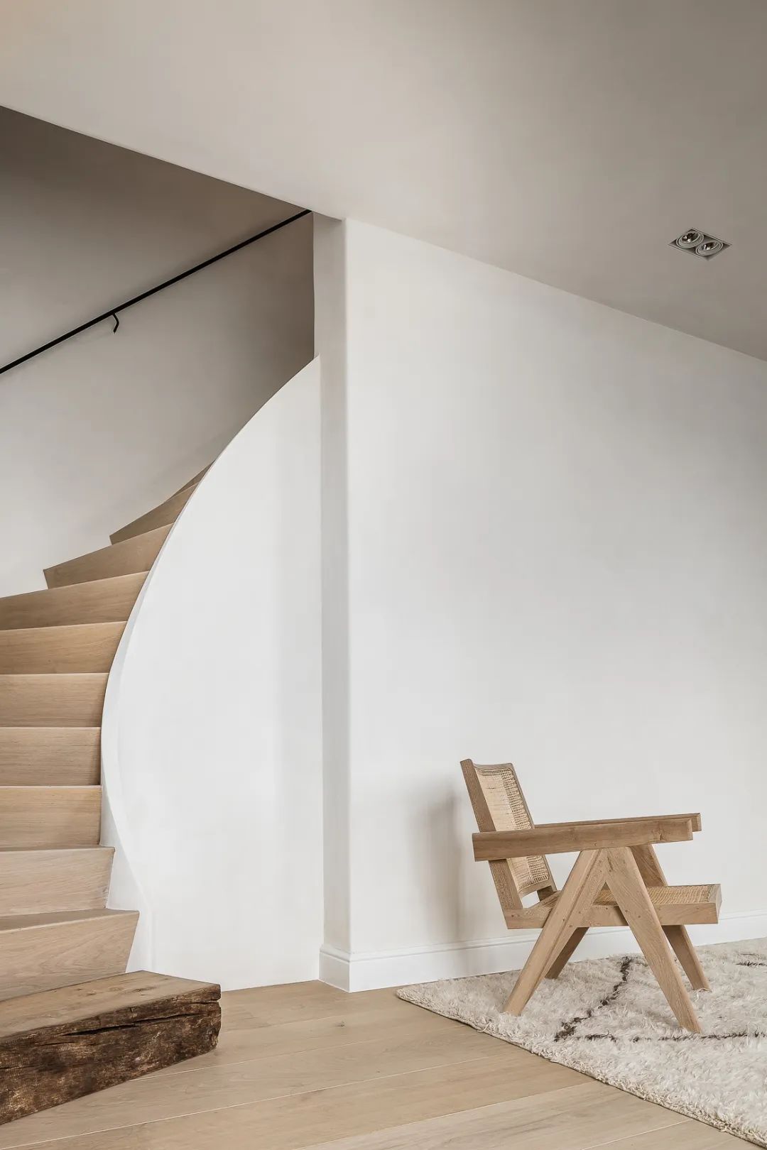 平衡内饰丨保加利亚鲁塞丨Nathalie Deboel-48