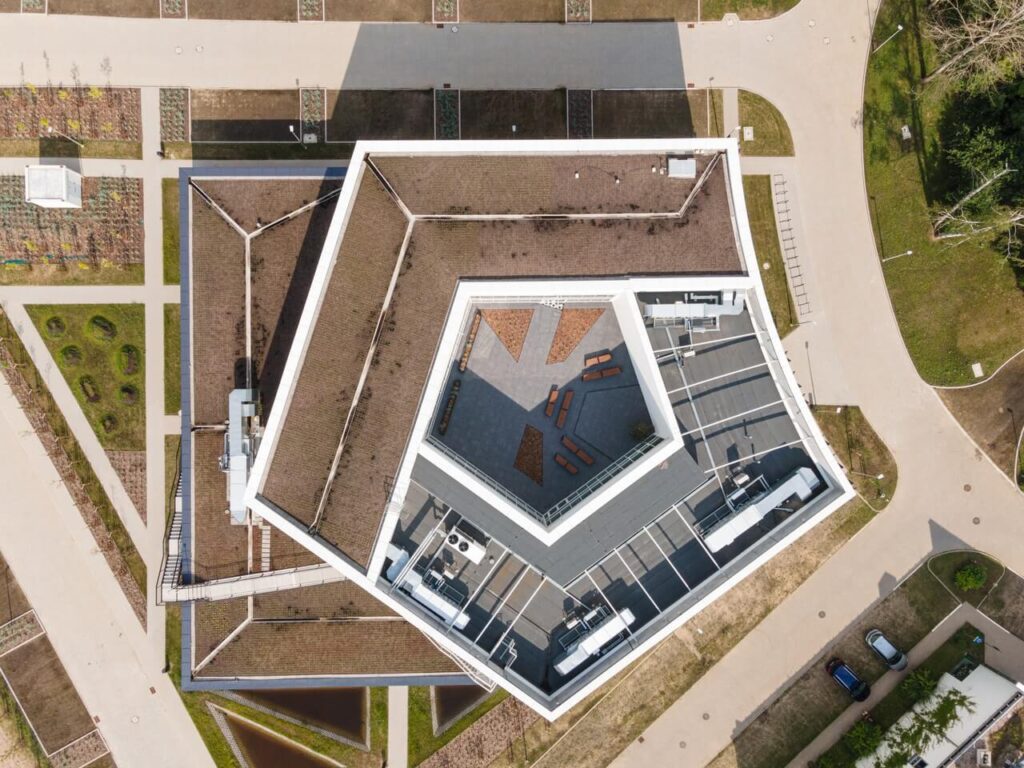 比亚韦斯托克大学图书馆丨波兰丨DEMIURG Project-12