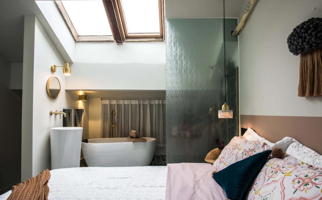 复古阁楼变精致星空浴室,专业设计实现泡澡看星星梦想-40