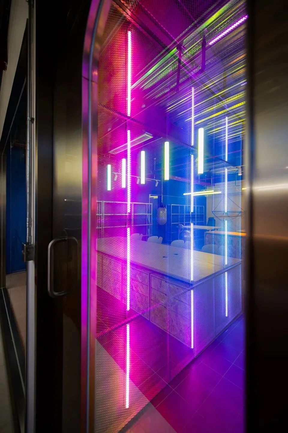 Bwzy Lab | 光与色的游戏室-44