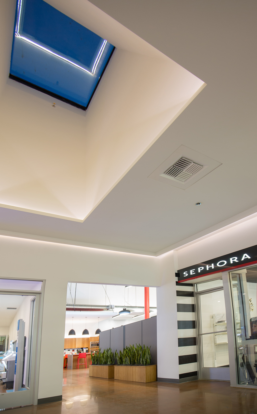 打造零售展示与办公空间一体化的时尚生产厂房-13