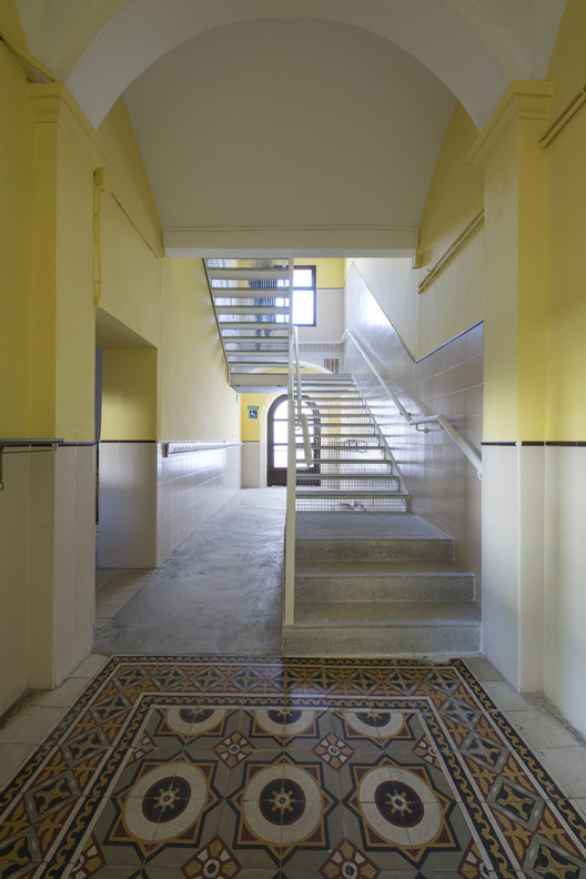 Francisco Parras 学校紧急楼梯改造丨西班牙丨DUNAR arquitectos-14