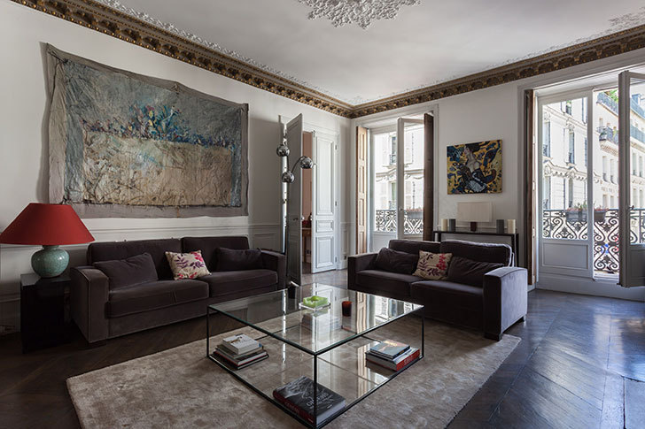 巴黎风情公寓 | 画饰与大胆色彩的完美融合-1