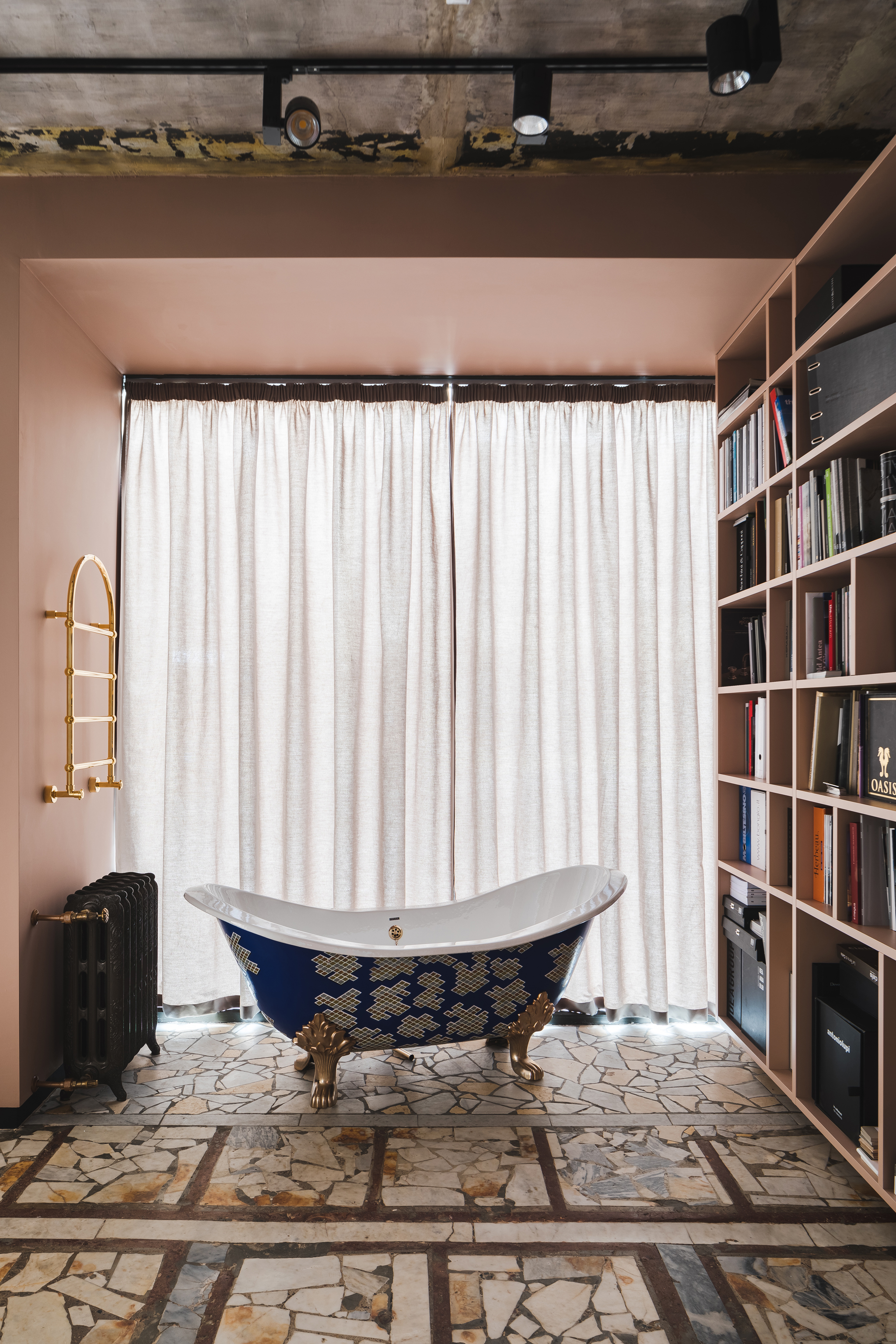 圣彼得堡的 AND28 设计空间——现代卫浴设计的艺术展示-21