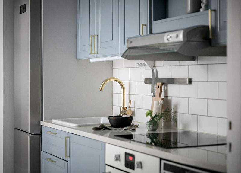 瑞典 44 平米独特小公寓 | 蓝墙与复古隔断的惊艳之作-20