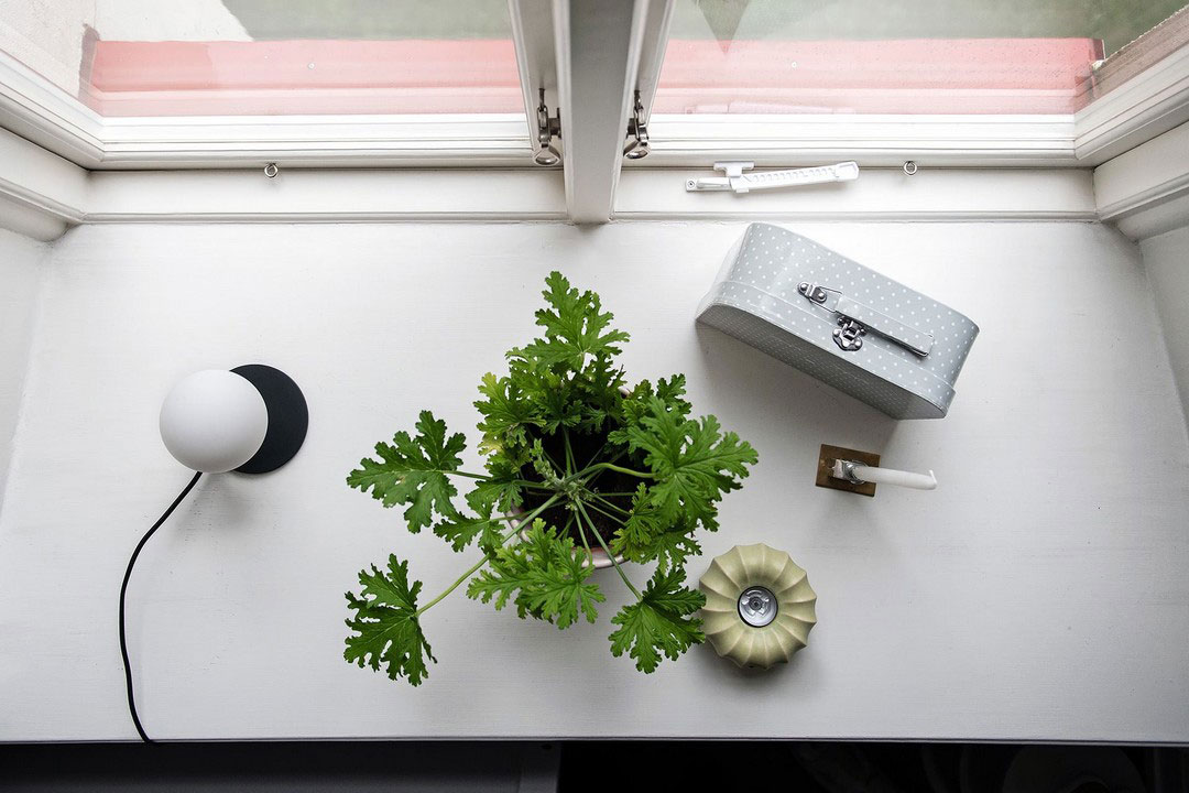 瑞典年轻家庭蓝橙公寓，呈现温馨海洋风格-27