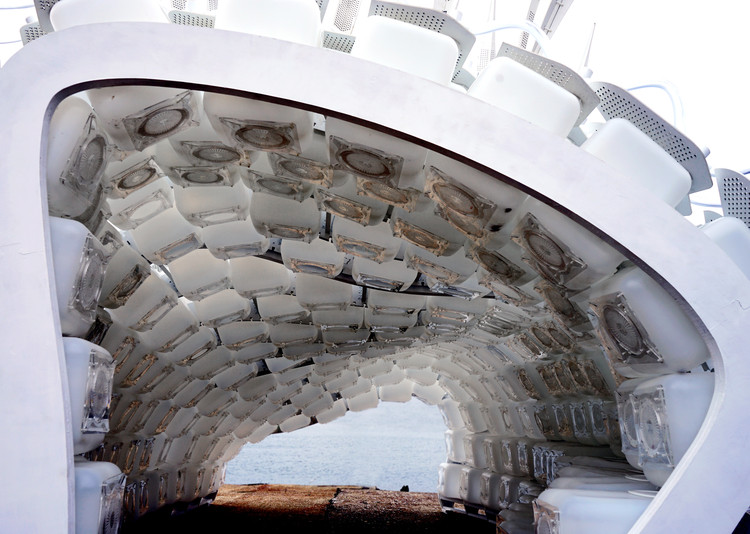 昆虫农场与庇护所结合的创新建筑-13