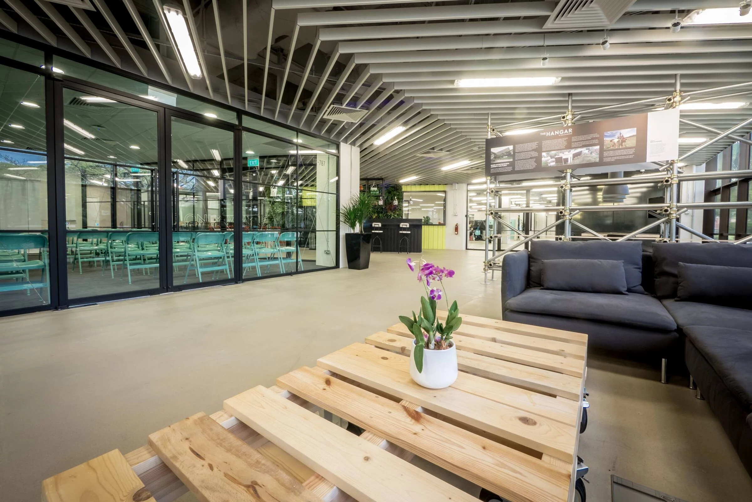 新加坡航空主题共享办公空间· Egg Creatives 的“梦幻航站”-26