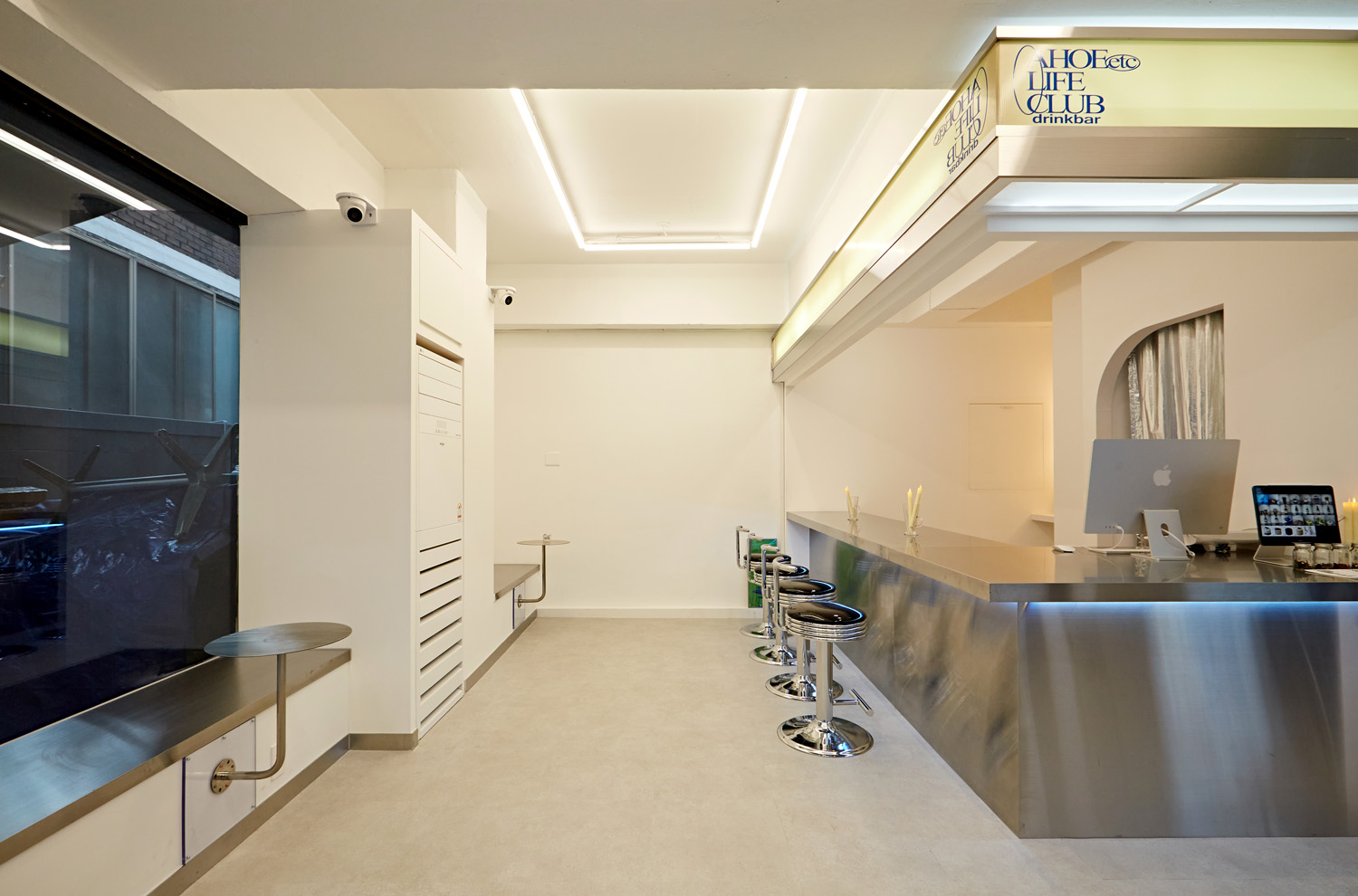 现代简约 18 平米咖啡厅设计-12